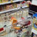 В Сыктывкаре сотрудница магазина воспользовалась кошельком покупательницы-пенсионерки В Сыктывкаре сотрудница магазина воспользовалась кошельком покупательницы-пенсионерки